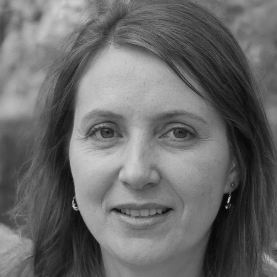 Fionnuala Bardsley, Senior Financial Analyst specializing in cash flow patterns